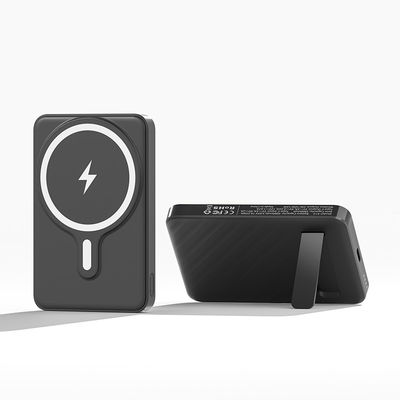 ราคาดี เครื่องชาร์จโทรศัพท์พกพาแม่เหล็กทั่วไป 5000mAh แบงค์พลังงานแบบพับได้สีดํา ออนไลน์