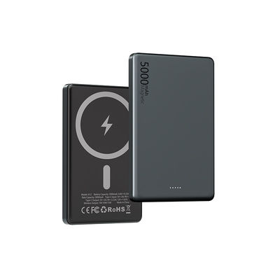 Ultra Slim Powerbank การชาร์จแบบไร้สาย 5000mAh ด้วยการออกเสียง ABS Pc Type C 5V/2.4A