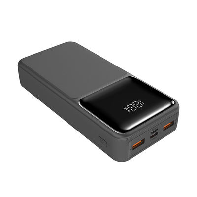 20000mAh สร้างในสายไฟฟ้าสายฟ้า แบงค์พลังงานพกพา 149.2*69.3*30.4mm