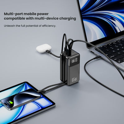 พกพาชาร์เจอร์ แพวเวอร์แบงค์ 65W สําหรับคอมพิวเตอร์แล็ปท็อป, 4 Outputs USB C การเดินทาง ชาร์เจอร์พกพาที่มีการสร้างในเคเบิล